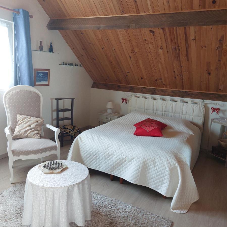 Bed and Breakfast Tulipe24 Savigne-l'Eveque Zimmer foto